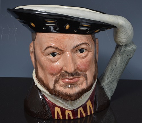 Two large Royal Doulton character jugs - "Henry VIII" D6642,