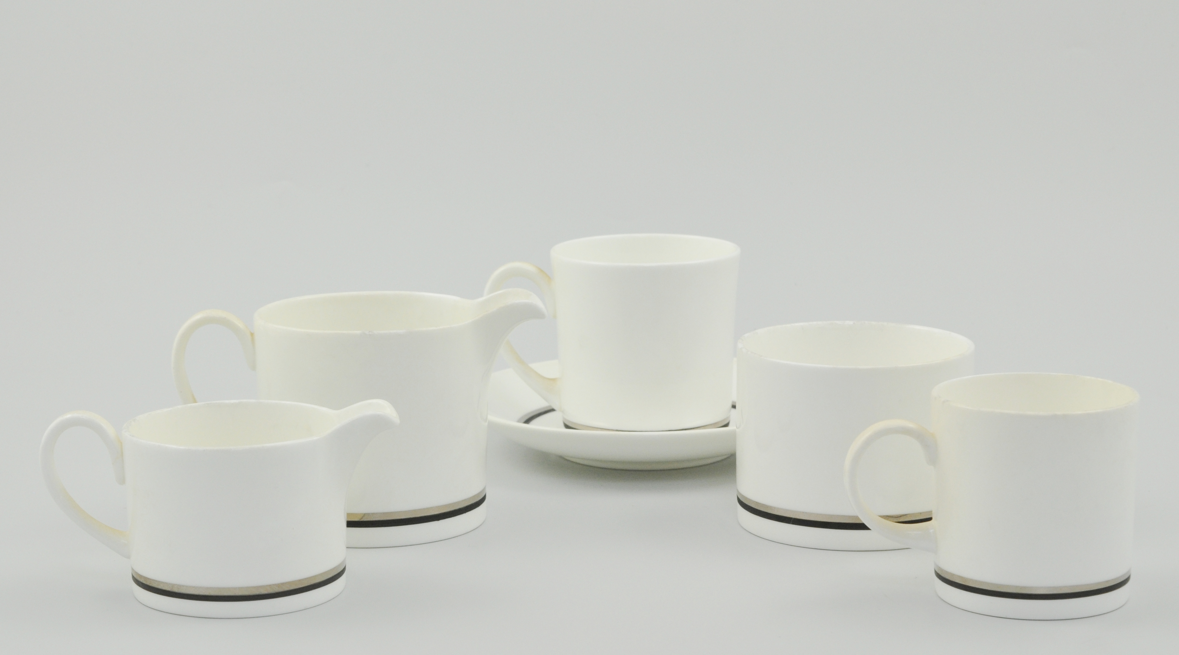 Wedgwood part tea set, designed by Susie Cooper, Charisma pattern, to include,