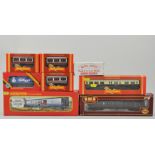 Toys:  Hornby Railways '00' scale models, operating mail coach set R.401, GWR restaurant car R.