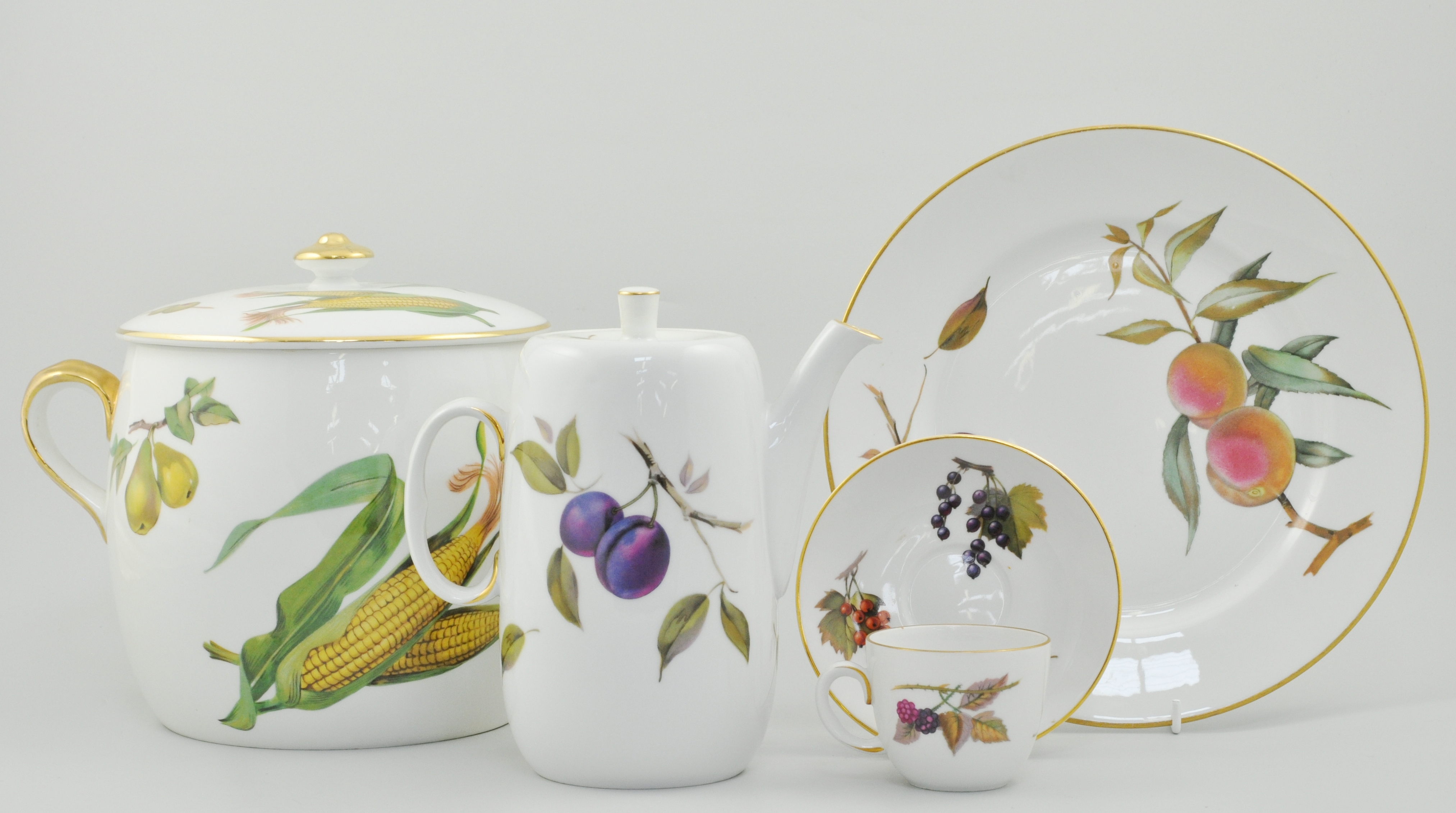 Collection of Royal Worcester Evesham pattern dinner and teaware, to include, twelve bowls,