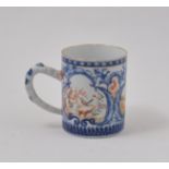 Chinese export porcelain mug, Quinlong, reserves created with figures and landscapes, 12cm.