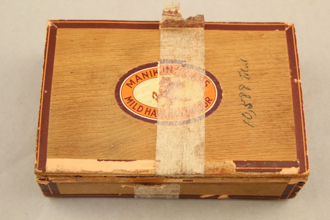 Winston Churchill. A collection of eight part smoked cigars, by family repute believed to be - Image 2 of 3