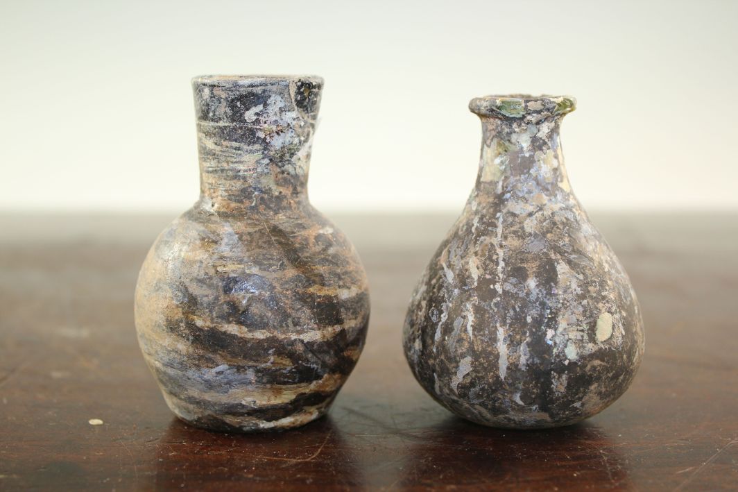 Two Syrian glass gourd flasks, c.6th century A.D., with mineral iridescence, 8.5cm - Image 3 of 4