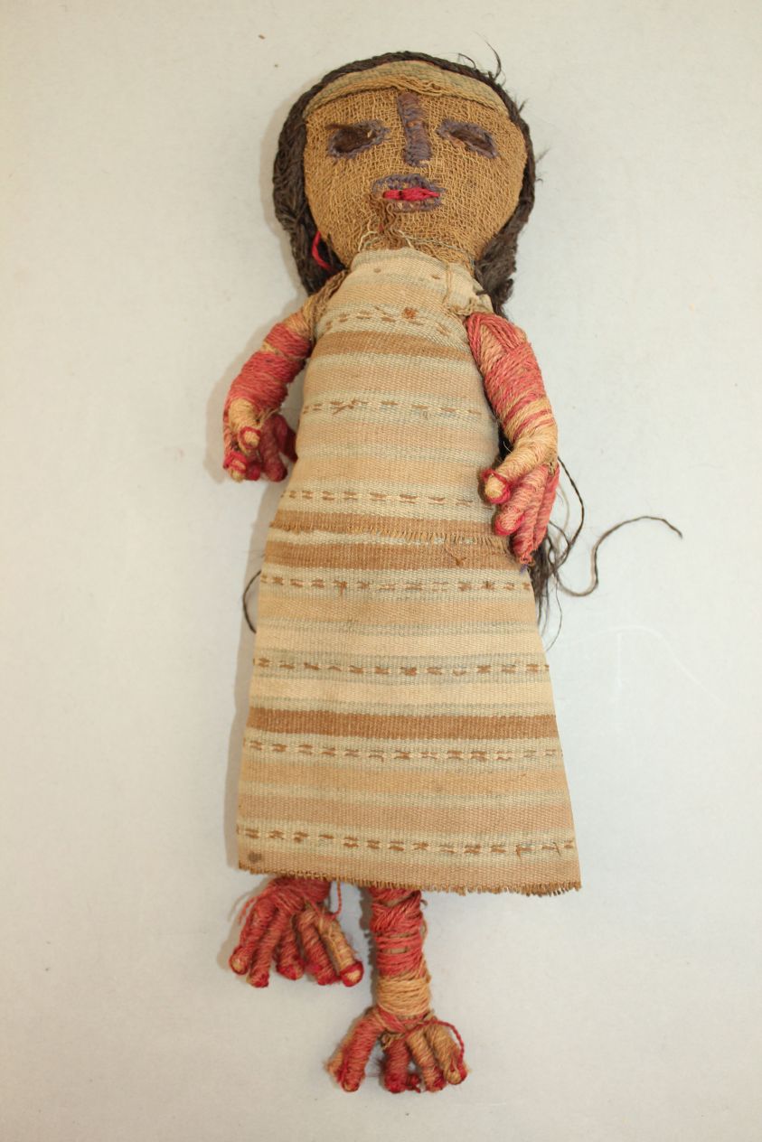 A Peruvian Chancay woven cloth doll, believed to be pre-Columbian in origin, 12in.Note: Given as a - Image 2 of 4