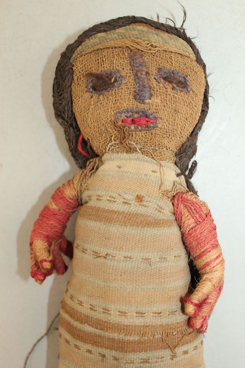 A Peruvian Chancay woven cloth doll, believed to be pre-Columbian in origin, 12in.Note: Given as a - Image 3 of 4