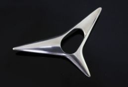 A Georg Jensen sterling silver free form brooch designed by Henning Koppel, no. 342, post 1945 mark,