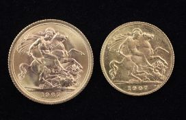 A 1967 gold sovereign and a 1907 half sovereign
