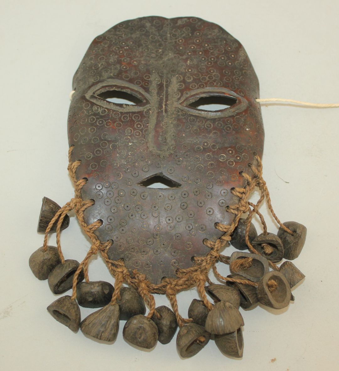 A tribal carved bone mask, probably African Democratic Republic of Congo, 8.5in. - Bild 5 aus 5