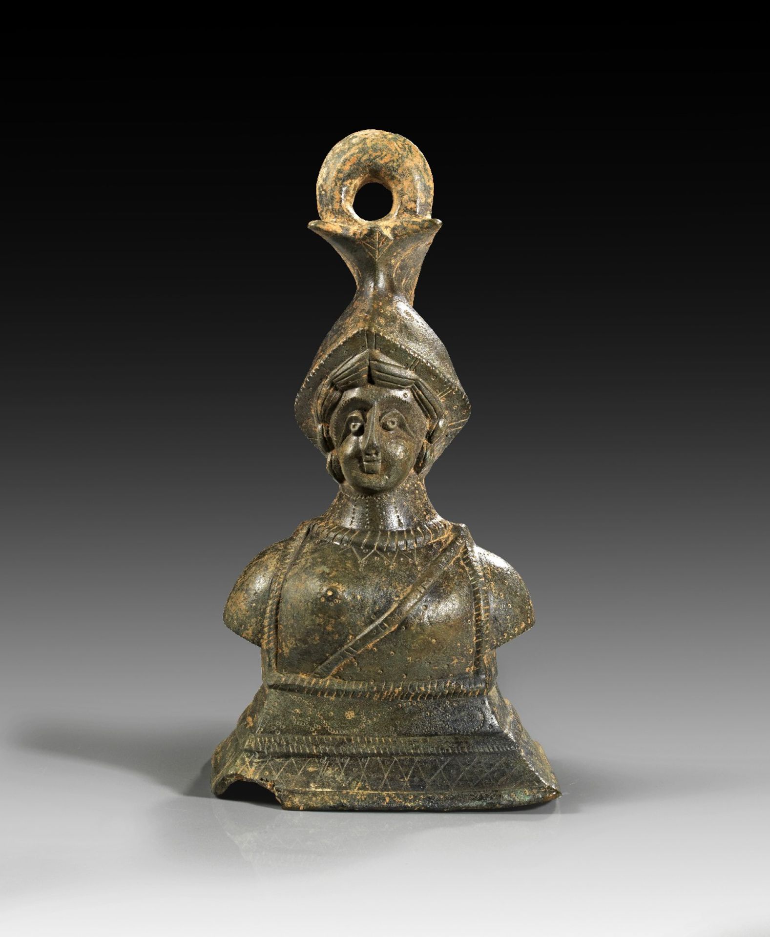 Büstengewicht. Frühbyzantinisch, 6. - 7. Jh. n. Chr. H 25,5cm. Mit Blei verfüllter Bronzehohlguss.