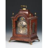 Reloj Bracket inglés con caja de caoba S.XX
24 x 13 x 18 cm
150 - 200 €