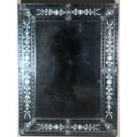 Pareja de espejos con decoración grabada siguiendo modelos de Murano
122 x 91 cm
700 - 1.000 €