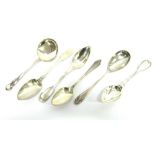 WILLIAM IV SILVER FIDDLE PATTERN TABLESPOON London 1835, 22.5cm long, 76g gross; with a pair of