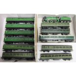 [OO GAUGE]. A S.R. COLLECTION comprising a Hornby No.R380, S.R. Schools Class 4-4-0 tender