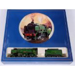 [OO GAUGE]. A HORNBY / ROYAL DOULTON NO.R648, S.R. TRAIN PACK limited edition 631/3000, comprising a