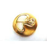 A 9CT GOLD BROOCH of abstract design, 10g gross, cased