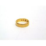 AN 18CT GOLD PLAIN WEDDING RING 4.9mm wide, finger size L, 4.6g gross