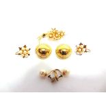 AN 18 CARAT GOLD FOUR STONE CULTURED PEARL SPRAY BROOCH 4.1cm long, 7g gross; with a pair of seven