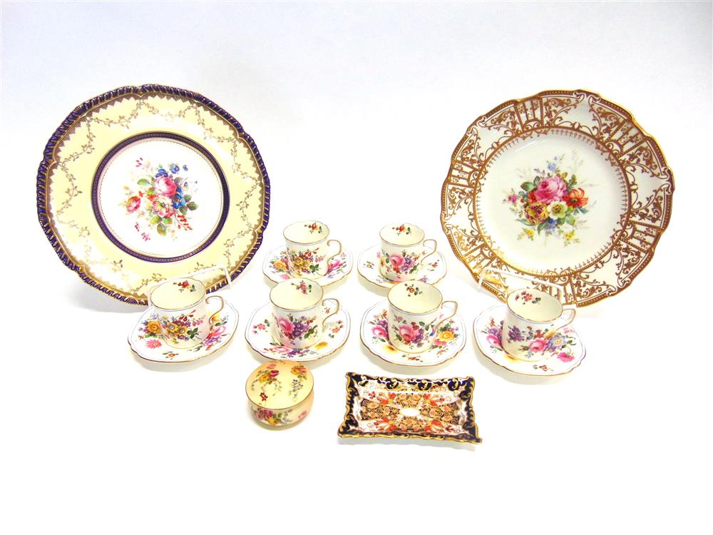 A COLLECTION OF ROYAL CROWN DERBY to include two cabinet plates, each with painted floral centres