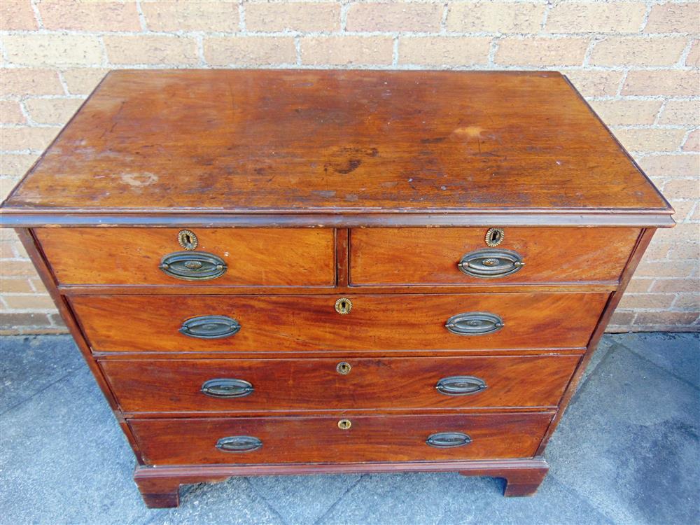 A VICTORIAN MAHOGANY CHEST OF TWO SHORT AND THREE LONG DRAWERS  on bracket feet, 104cm wide 55cm - Image 2 of 3