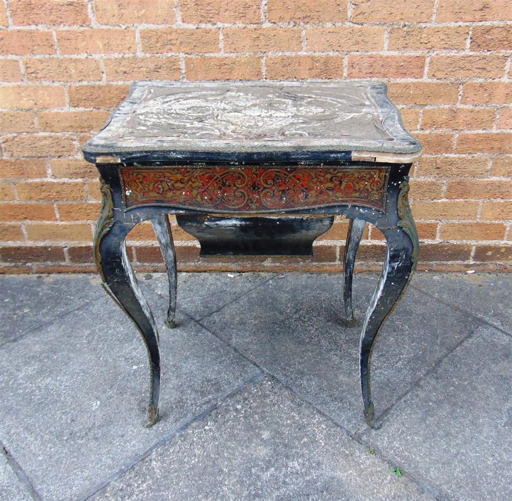 A 19TH CENTURY FRENCH BOULLE SERPENTINE TOPPED WORK TABLE,  the hinged lid opening to reveal a
