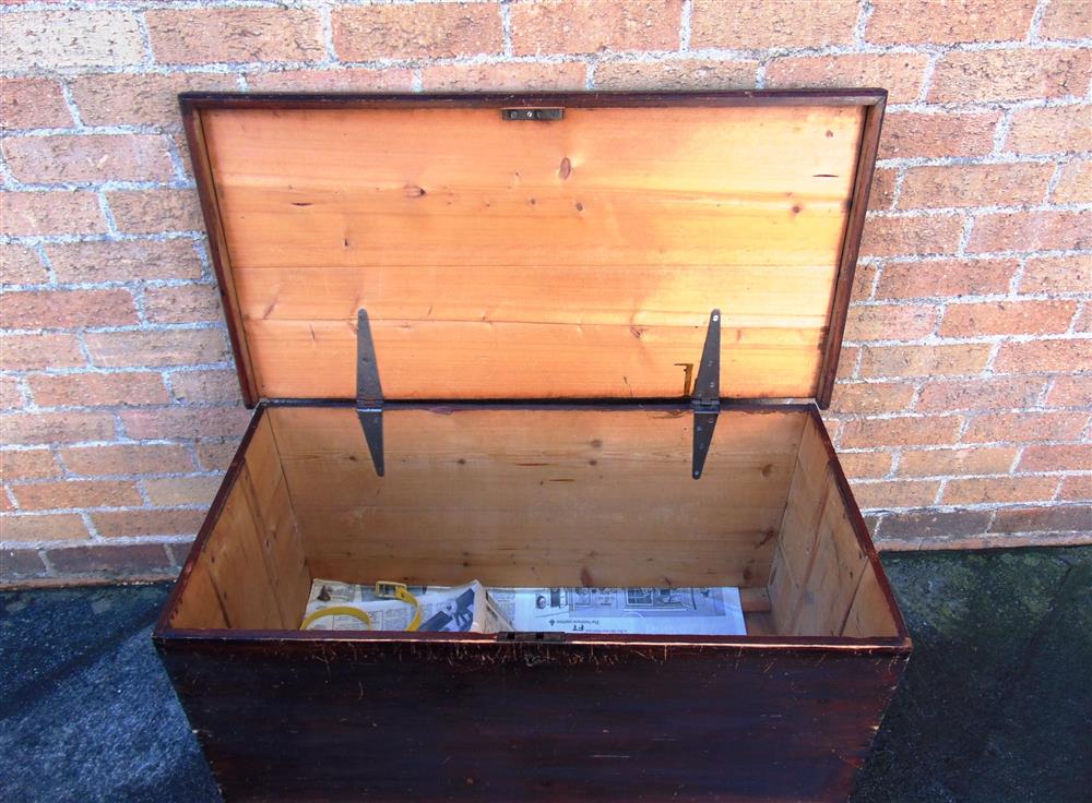 A PINE BLANKET BOX,  91cm long 46cm deep 50cm high (including metal casters) - Image 3 of 3