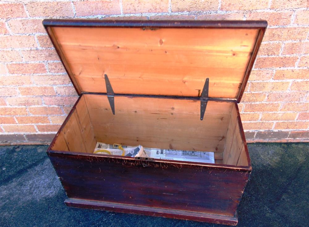 A PINE BLANKET BOX,  91cm long 46cm deep 50cm high (including metal casters) - Image 2 of 3