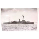POSTCARDS - NAVAL SHIPPING Approximately 4000 cards and similarly sized photographs of British naval