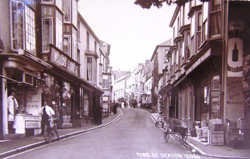 POSTCARDS - DEVON Approximately 440 cards, including real photographic views of Bere Alston (six