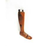 GREAT WAR - A BRITISH ROEHAMPTON (QUEEN MARY'S HOSPITAL) PATTERN PROSTHETIC ARTICULATED WOODEN RIGHT