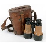 GREAT WAR - A PAIR OF PRIVATE PURCHASE OFFICER'S MK.V MEDIUM X5 - 2 7/16IN. FIELD BINOCULARS BY ROSS