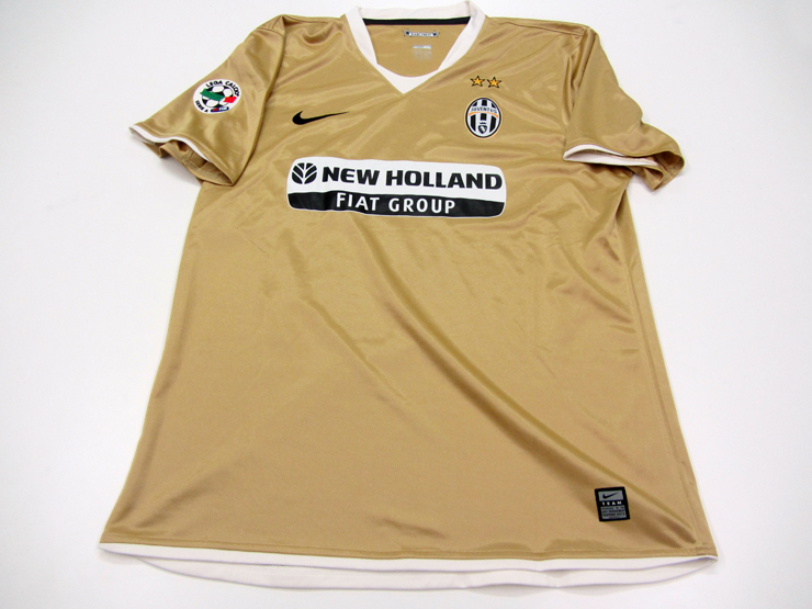 Gianluigi Buffon: a gold Juventus No.1 Serie A goalkeeping jersey season 2009-10, short-sleeved,