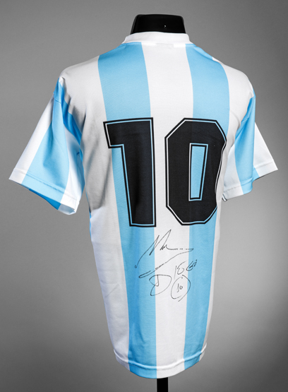 A Diego Maradona signed Argentina No.