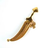 Gold dagger brooch, tests 18 carat.