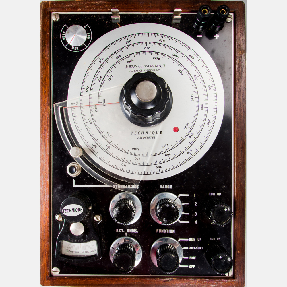 A 'Pyrotest' Potentiometer by Technique Associates, Mid-20th Century. Used to measure thermocouple - Image 10 of 11