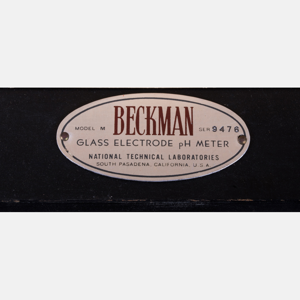 A Glass Electode PH Meter by Beckman, 20th Century. Model M, serial number 9476. Having - Image 9 of 9