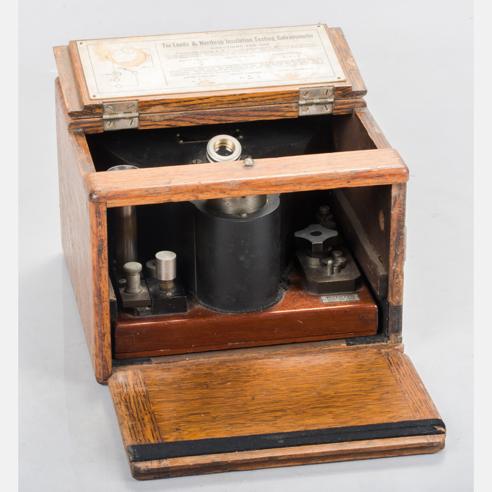 A Insulation Testing Galvanometer with Instruction Card by Leeds & Northrup Co., Philadelphia, - Image 2 of 11