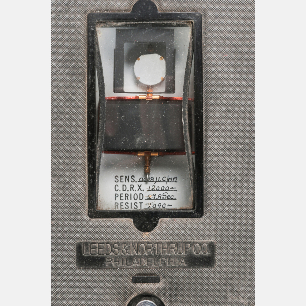 A Ballistic Galvanometer by Leeds & Northrup Co., Philadelphia, Early 20th Century. Serial number - Image 3 of 4