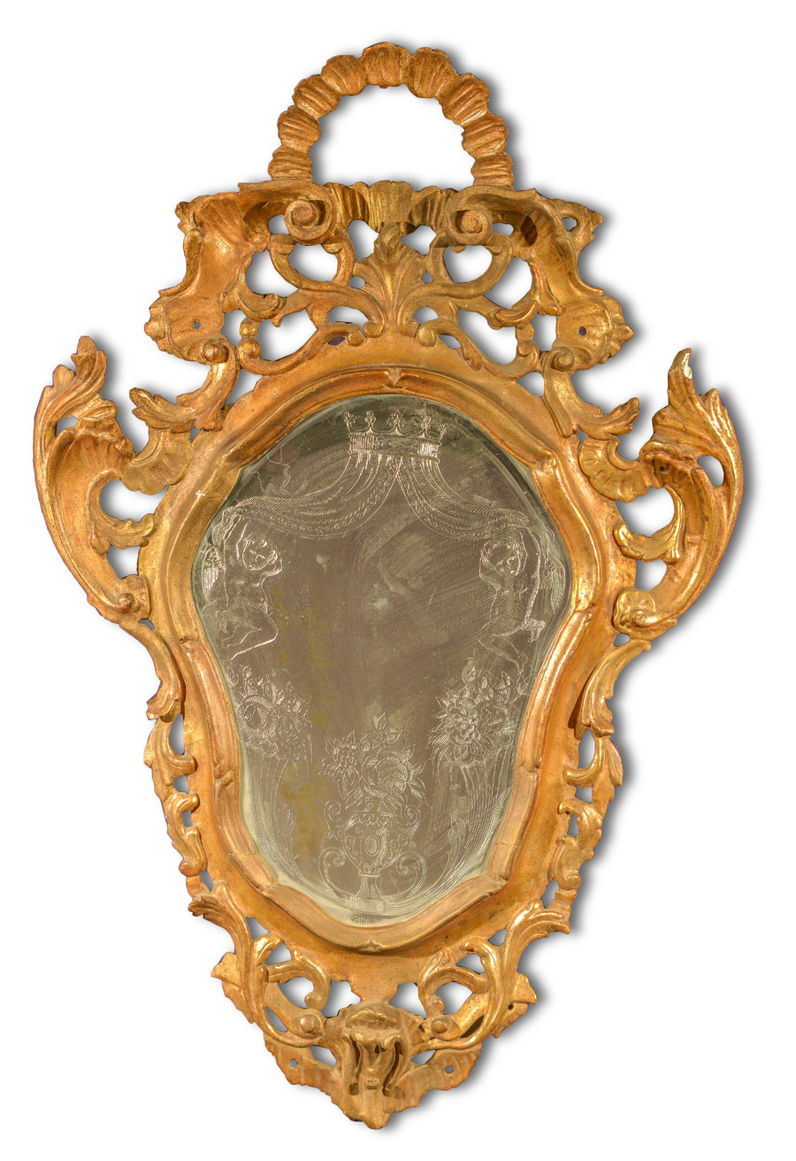 Specchiera in legno intagliato e dorato a mecca con volute fogliacee, Marche, XVIII sec., H cm