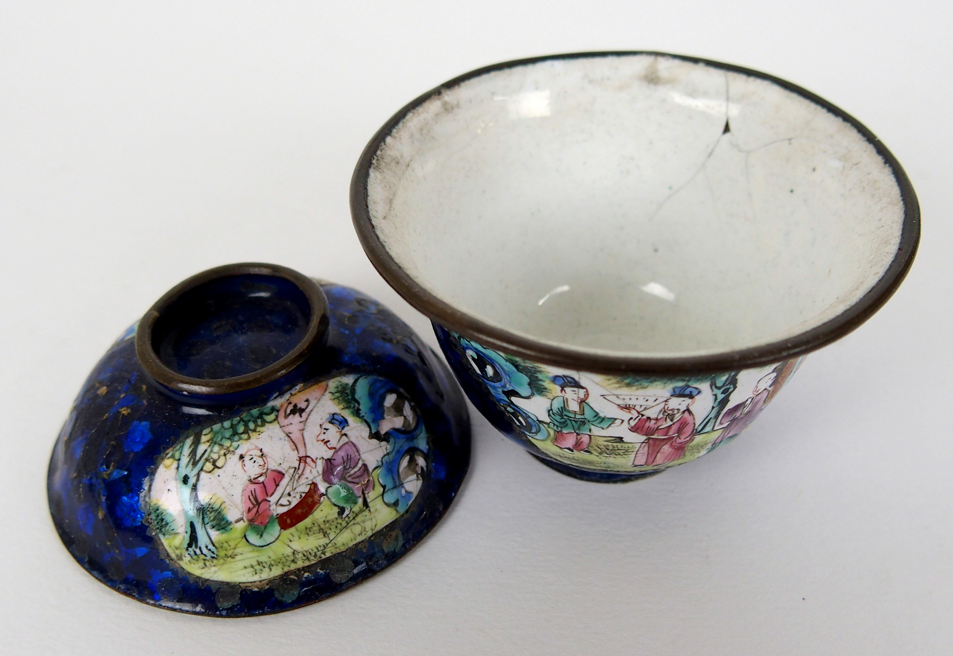 A pair of Canton enamel teabowls covers and saucers painted with figures on balconies on a blue - Image 7 of 11