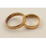 Two 18ct wedding bands