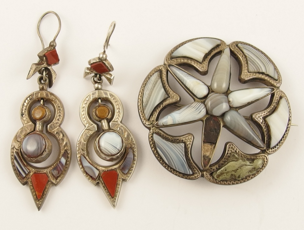 A Scottish agate brooch and earrings