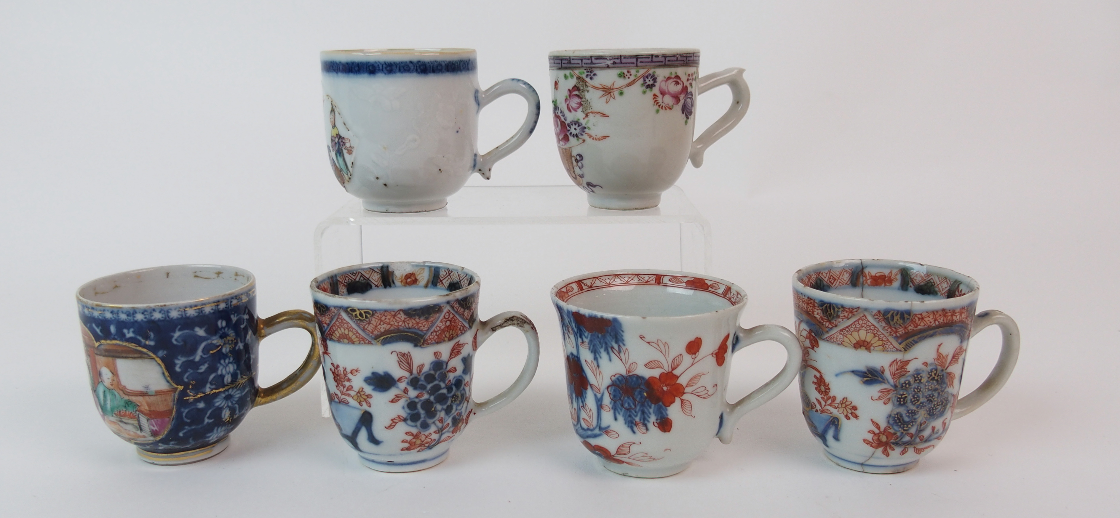 Forty Seven various Chinese export tea-cups painted with flowers, figures, birds and monograms and - Image 9 of 10