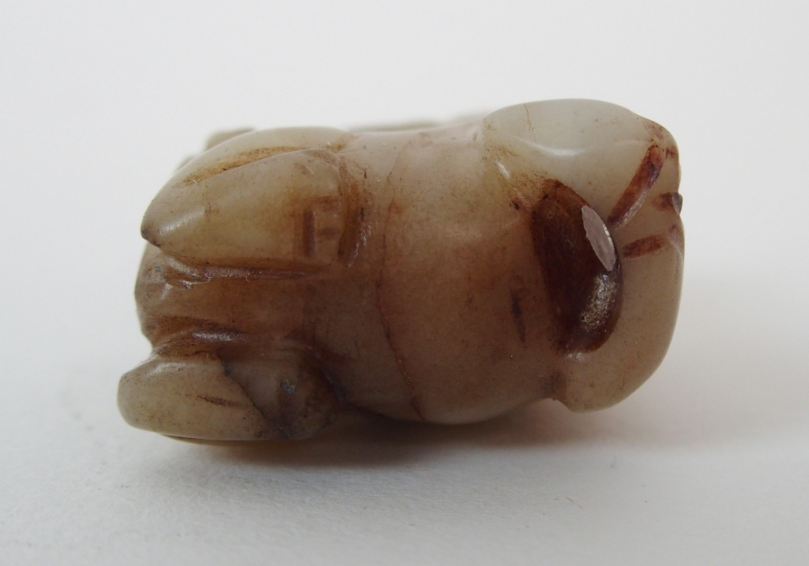 A Chinese jade carving of a feline and bat, 3cm high - Image 10 of 10
