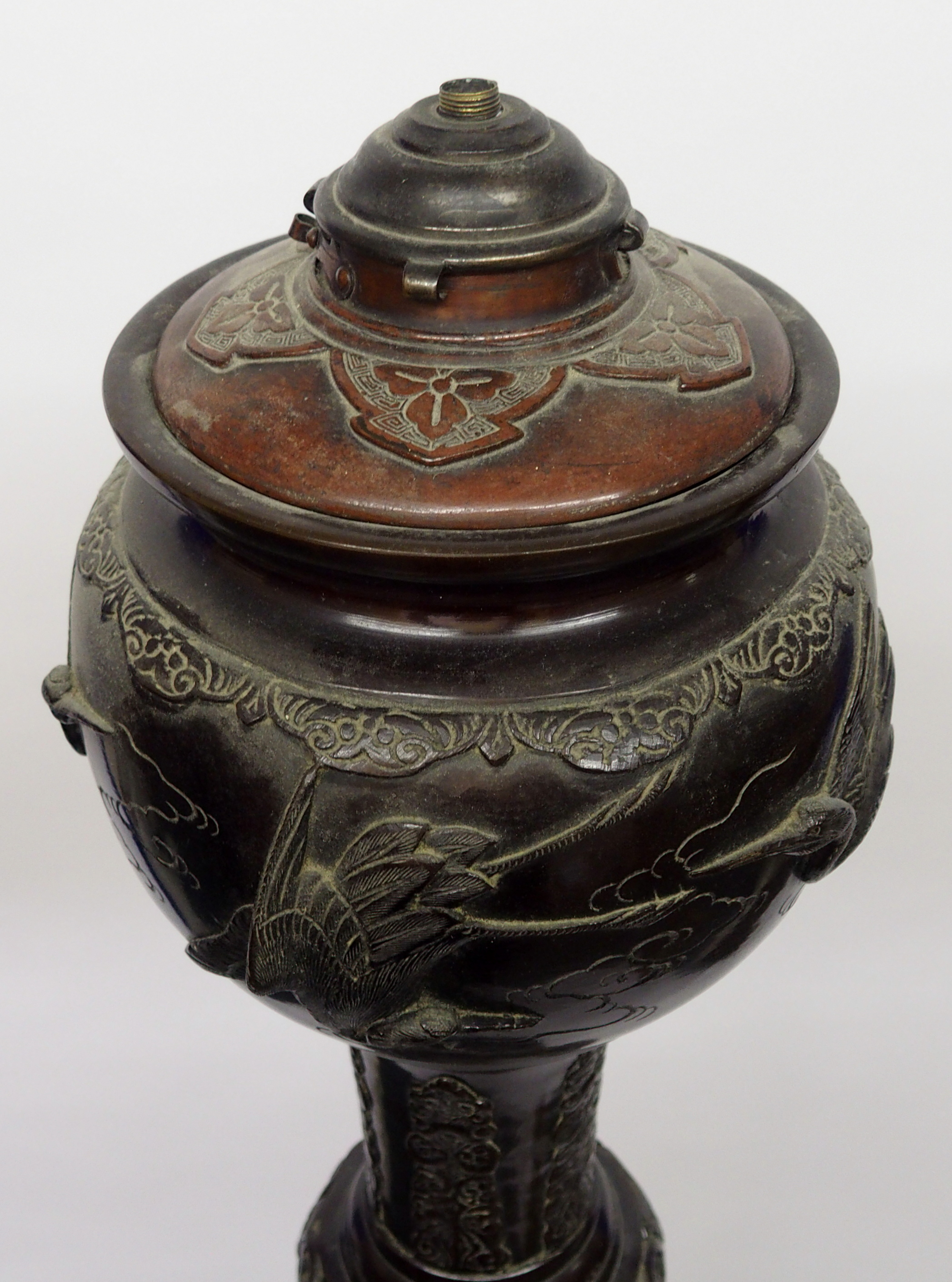 A large Japanese bronze oil lamp cast in sections with cranes, dragons, turtles, lappets, clouds and - Image 10 of 10