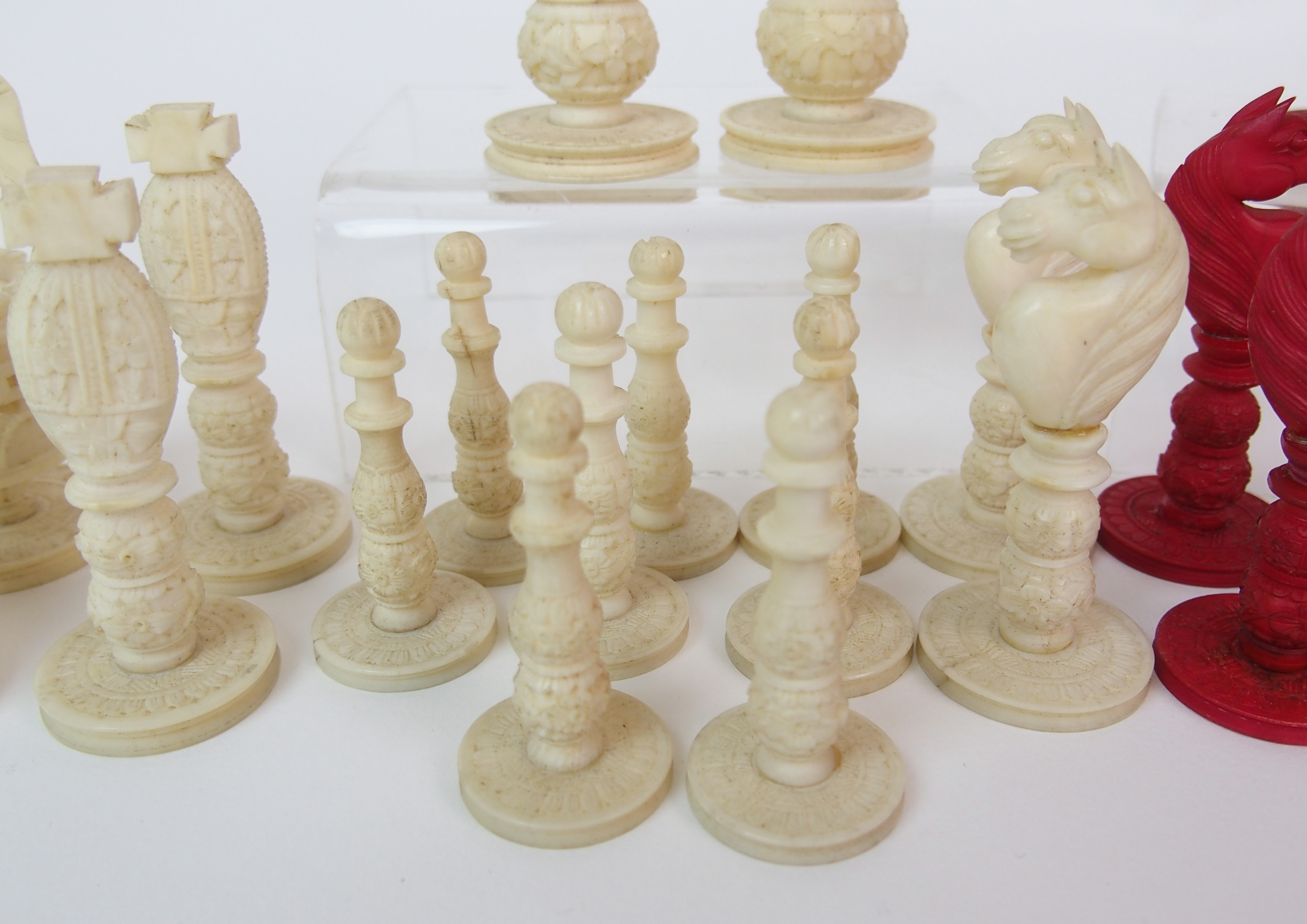 A Cantonese ivory chess set the King and Queen carved with pierced crown above double baluster - Image 3 of 10