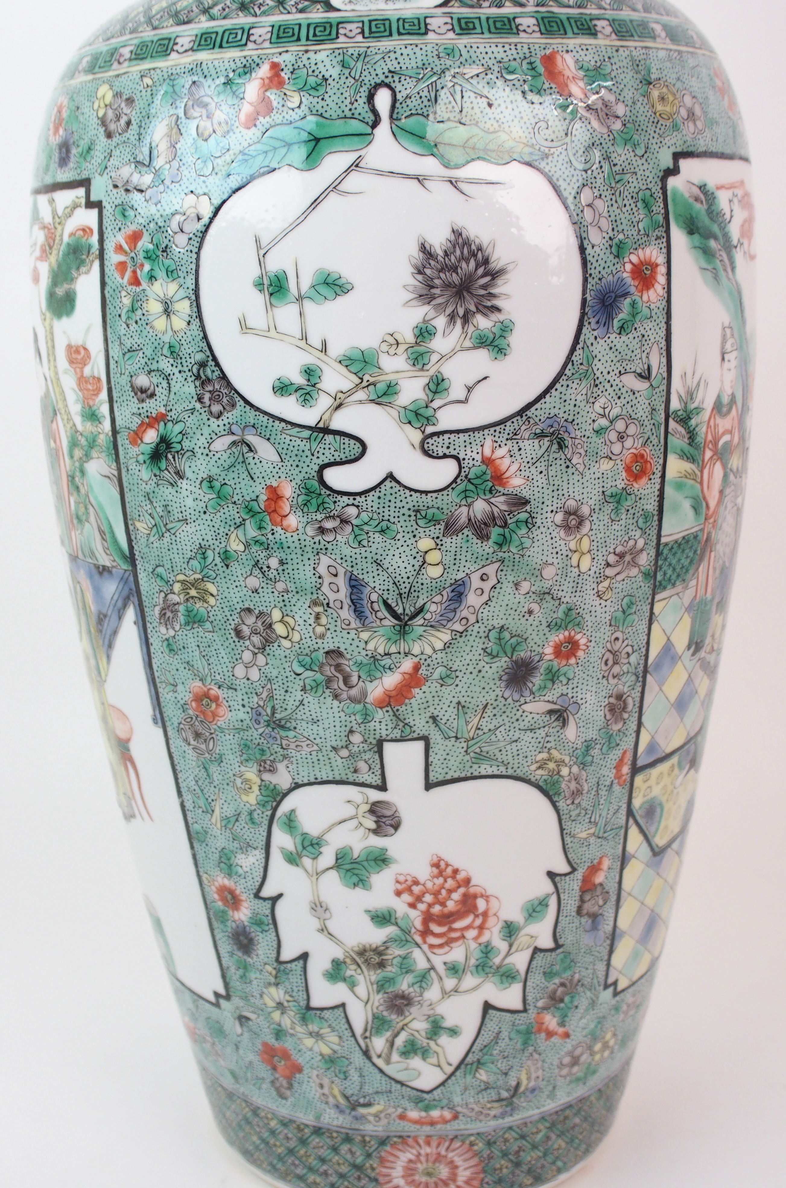 A Chinese famille verte baluster vase painted with panels of courtiers in pavilions divided by - Image 5 of 10