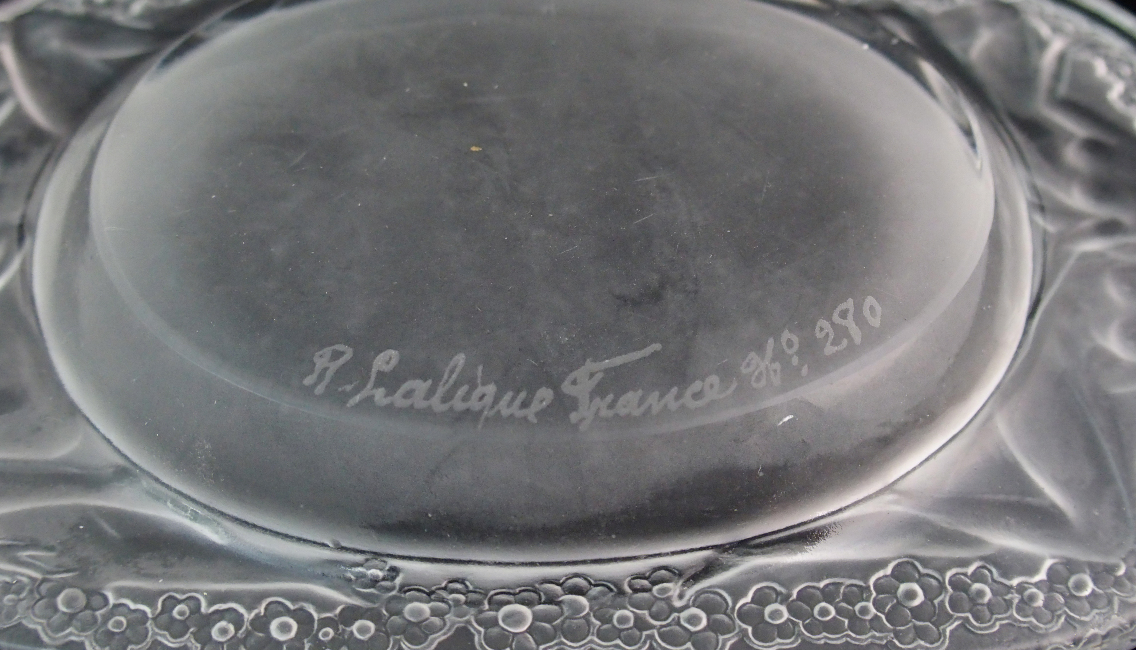 A Rene Lalique "Medicis" pattern moulded frosted glass ashtray circa 1924, oval dish with pair of - Image 5 of 8