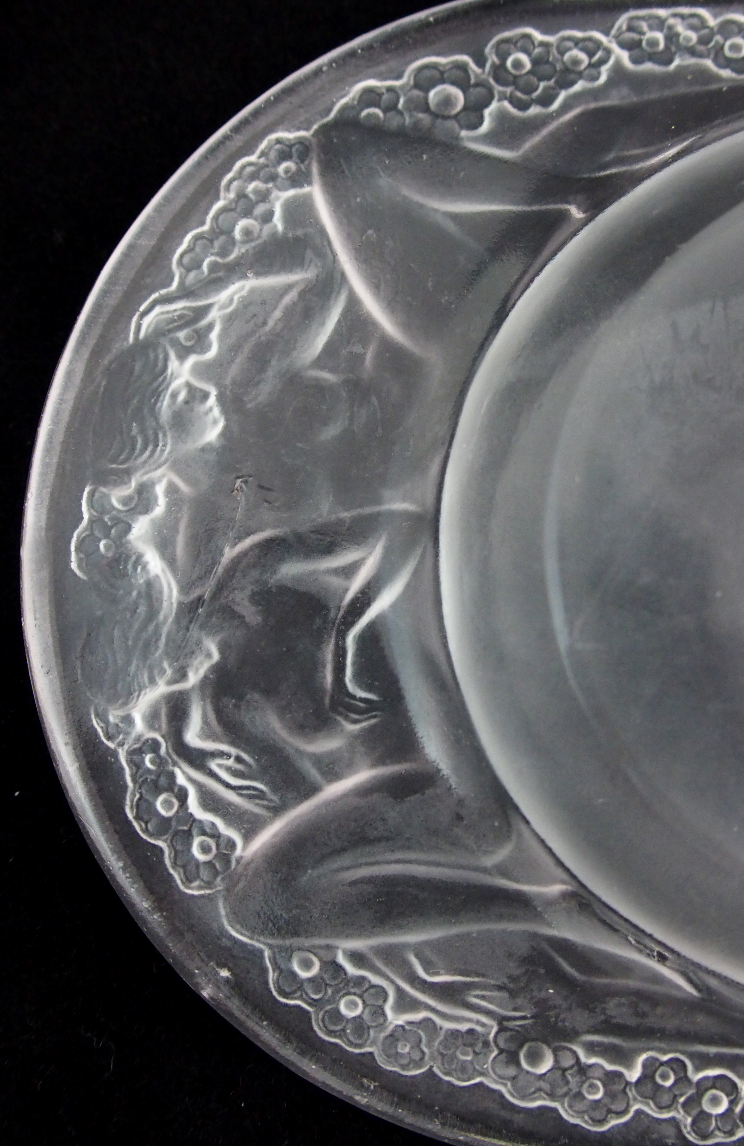 A Rene Lalique "Medicis" pattern moulded frosted glass ashtray circa 1924, oval dish with pair of - Image 8 of 8