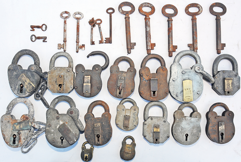 A small collection of 16 Padlocks to include L&NWR, GWR, LMS, BR(W) together with some LMS Keys