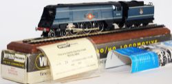 Wrenn 00 Gauge Model Locomotive in original box, Bulleid Merchant Navy '35003 Royal Mail' in blue